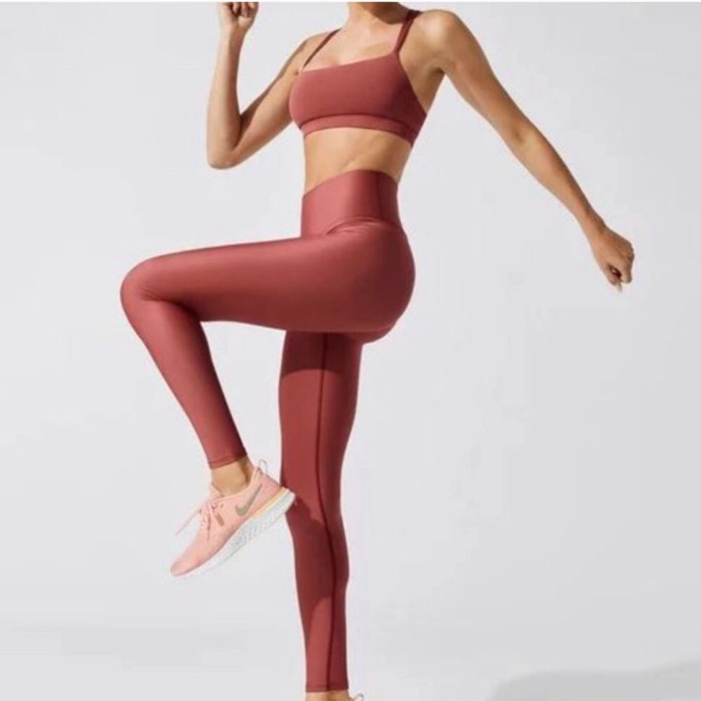 Matching workout set never worn